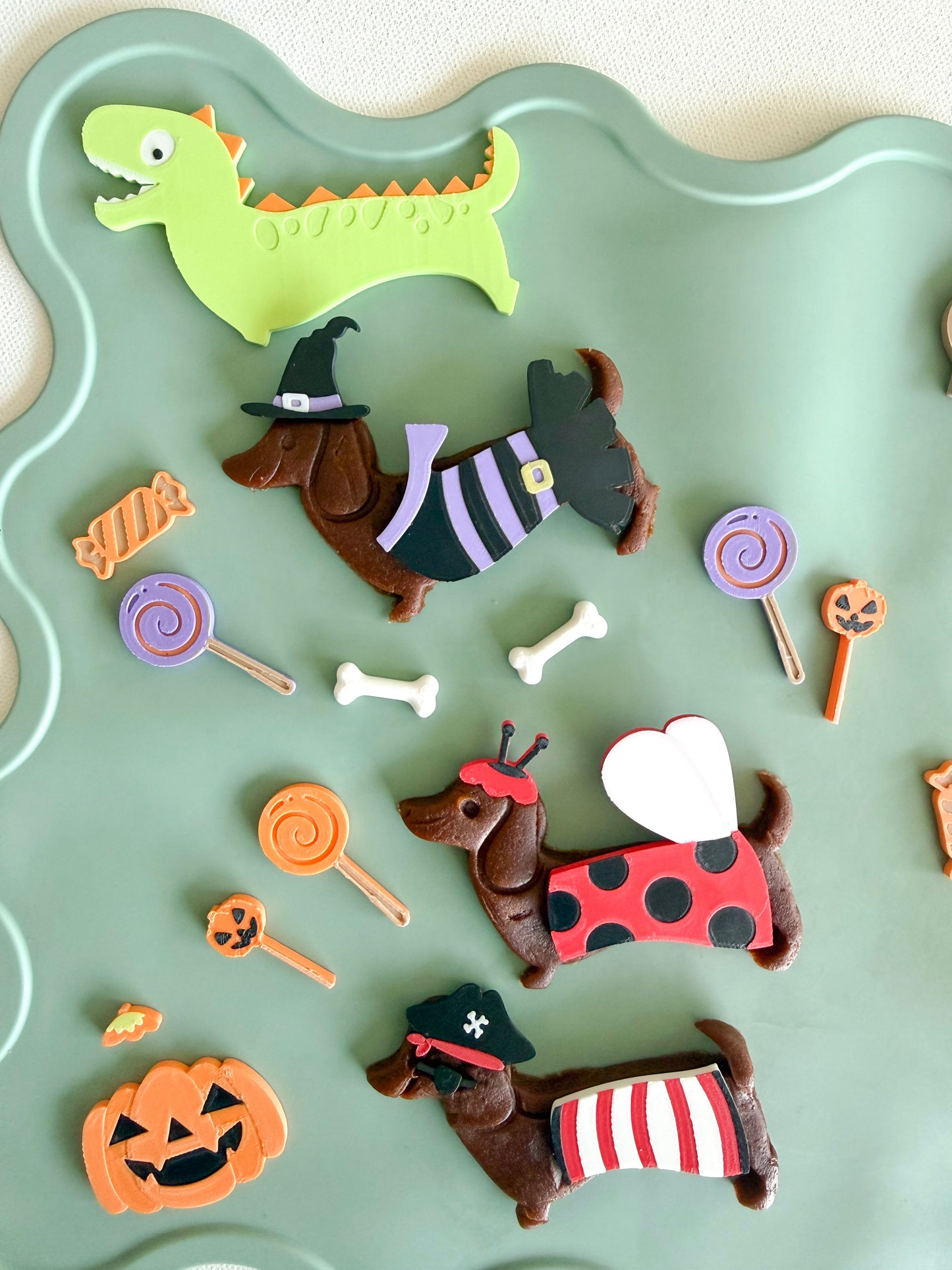 Dress Up Pup Halloween Playdough Kit